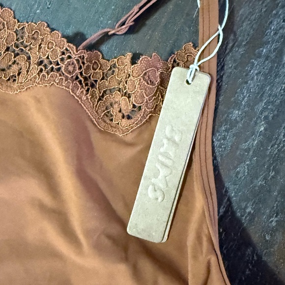 Skims Fits Everybody Lace Slip Dress Bronze 4X NWT - Picture 3 of 5